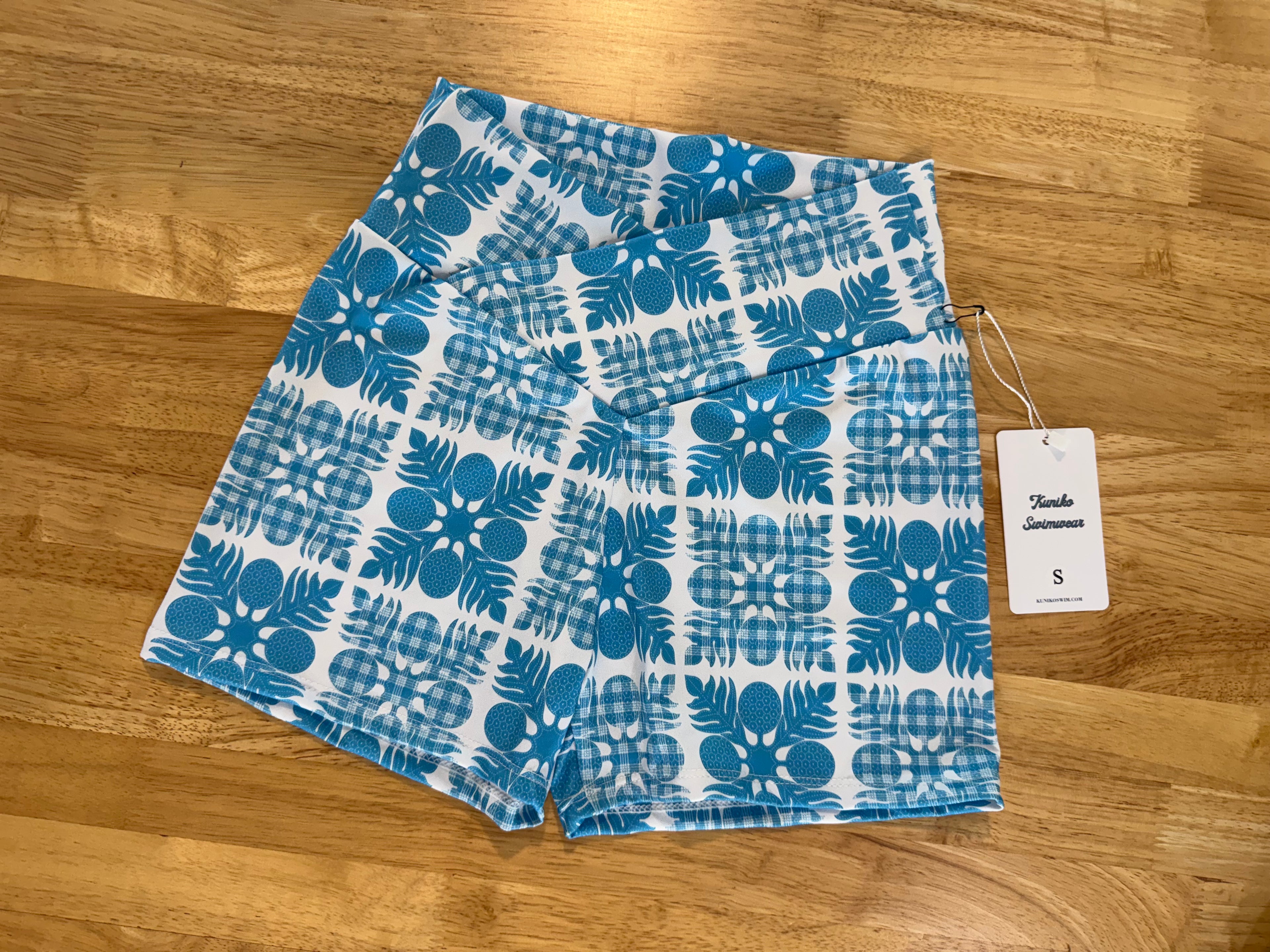 Luana Shorts- White Kuiki
