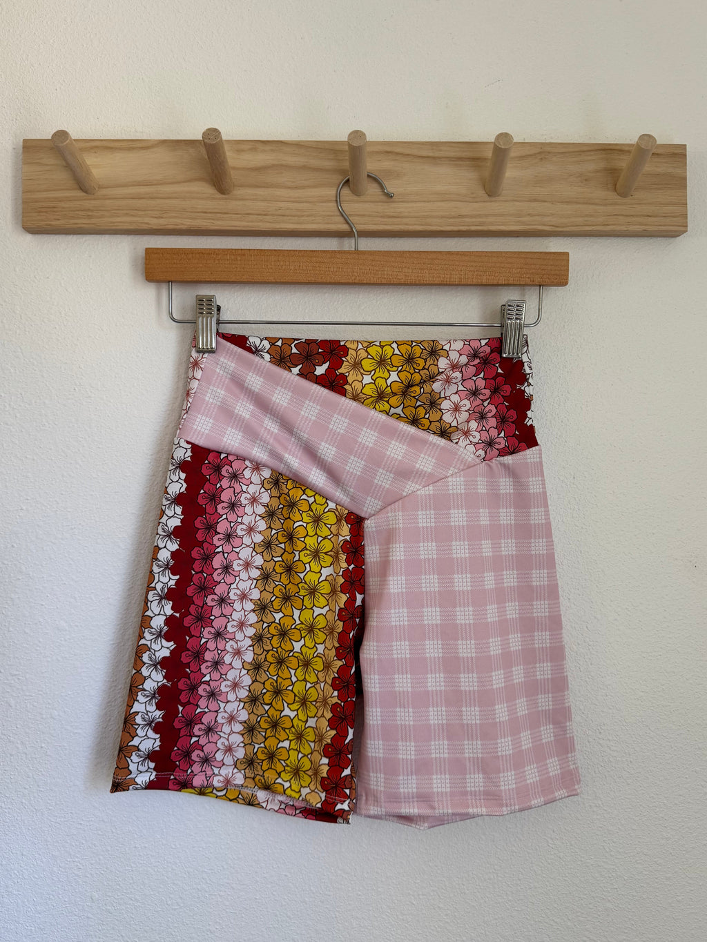 Kapakahi Shorts- Lei & Pink Palaka