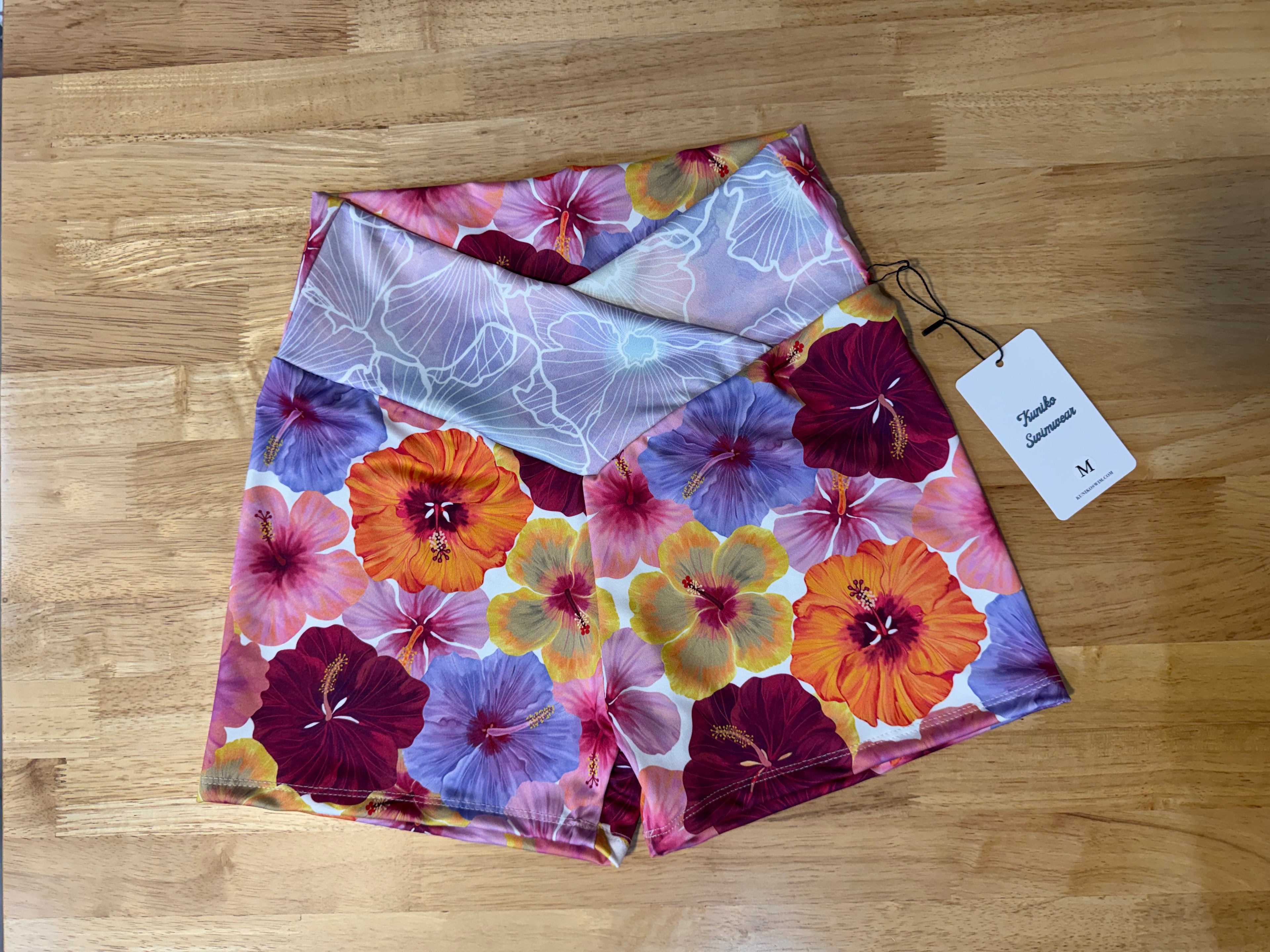 Kapakahi Shorts- Hibiscus