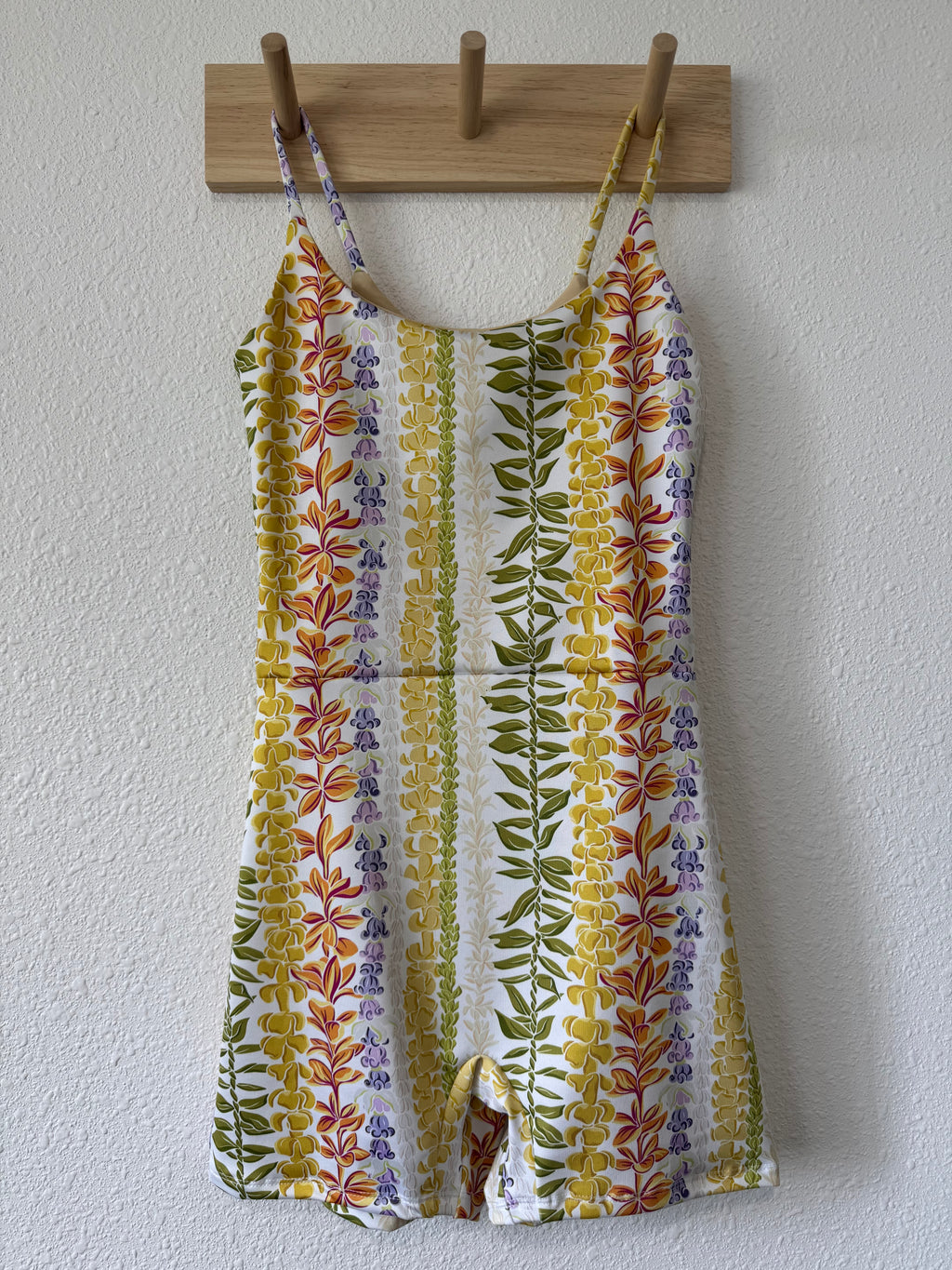 Maʻalahi Bodysuit in White Lei Day