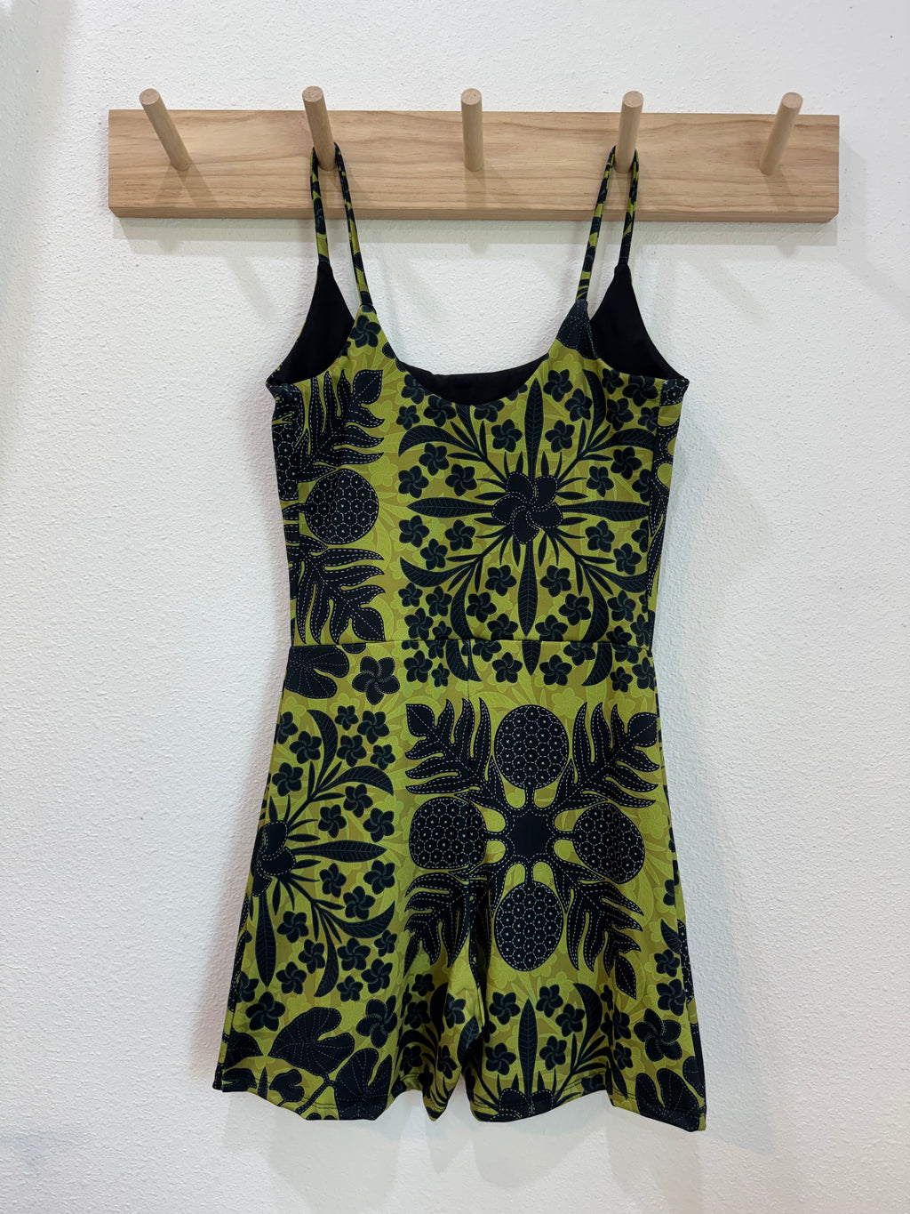 RTS Ma‘alahi in Black and Green Kalo Kuiki- MEDIUM